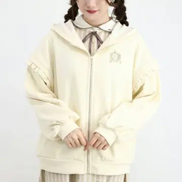 Fi.n.t 프릴 사용 후드티/폼폼푸딩 산리오 프리 사이즈