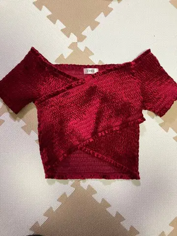 버건디 오프숄더 반팔 상의