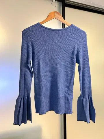 IENA 라인 플레어 슬리브 니트