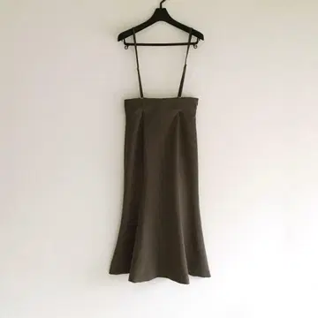 NOBLE 노블 숄더 스트랩 살로펫 머메이드 스커트 36