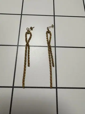 agete? K10 트위스트 귀걸이