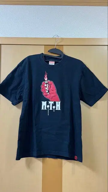 M.T.H 셔츠 순찰차 불태우기