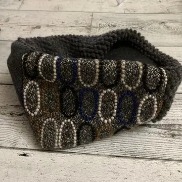 핸드메이드 넥워머 미나 페르호넨 타르트 사용