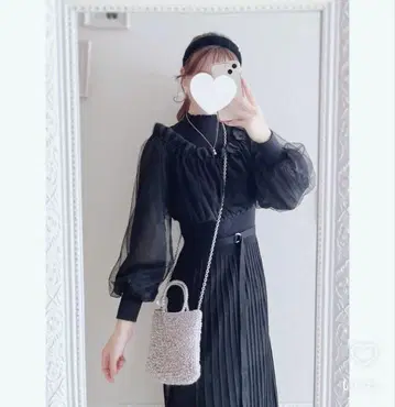 [ 새상품급 ] 이소재 도킹 오프숄더 니트 원피스