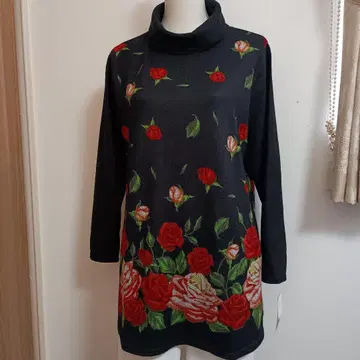 미사용 새상품 레오나르풍 블랙 베이스 빨간색 장미 터틀넥 튜닉