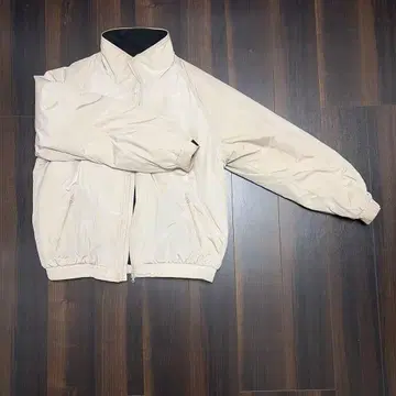 나일론 자켓 크림색 플리스 안감