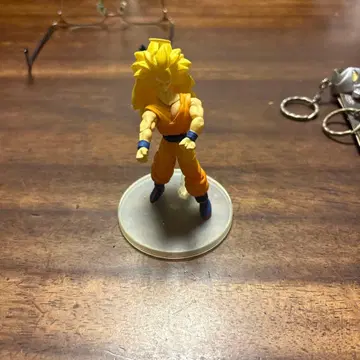 드래곤볼 슈퍼 사이어인 갓 피규어
