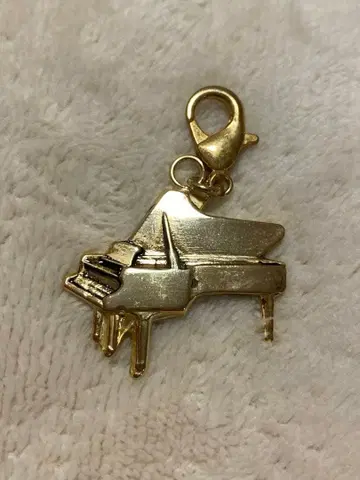 그랜드 피아노풍 골드 컬러 키링