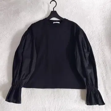 뷰티 앤 유스 피마 코튼 볼륨 슬리브 티셔츠 블랙