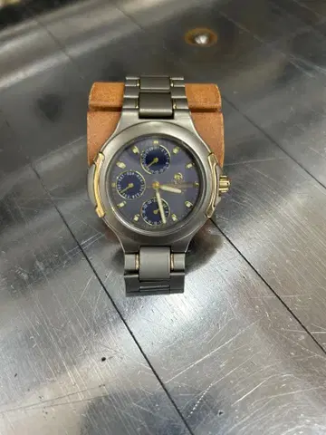 시티즌 아테사 크로노그래프 그레이/네이비 솔라 배터리 중고품