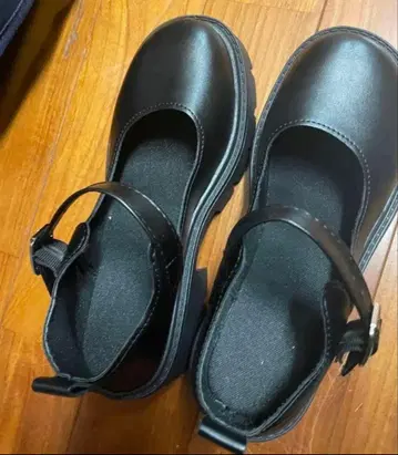 블랙 통굽 신발