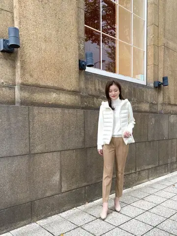 엠프리미어 백 페플럼 다운 절개 자켓 화이트