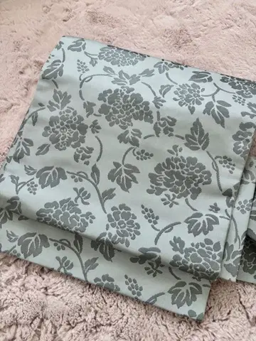 나고야 오비 그레이에 꽃