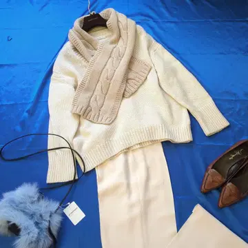 릴랙스 코디 갤러리 바이 V넥 풀오버 니트 화이트 계열