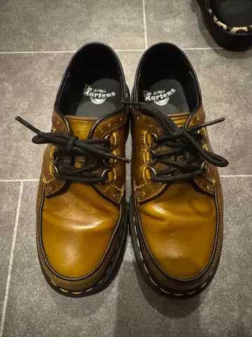 닥터 마틴 신발