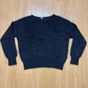 23구 다크 그레이 모헤어풍 긴팔 스웨터