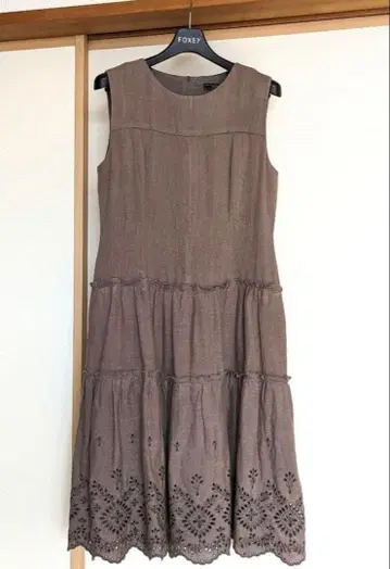 대인기! 완판! 폭시 린넨 원피스 38 린넨 컷워크 프릴 자수