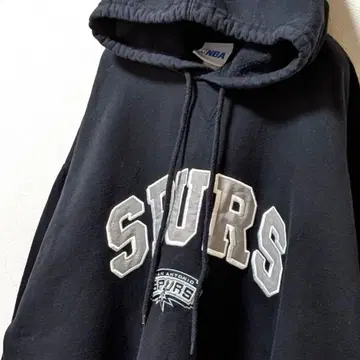NBA 샌안토니오 스퍼스 자수 후드 맨투맨 블랙 블랙 구제 의류