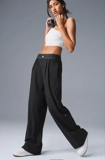 alo Suit Up 트라우저 블랙 XS 정품