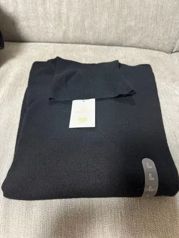 UNIQLO 캐시미어 터틀넥 스웨터