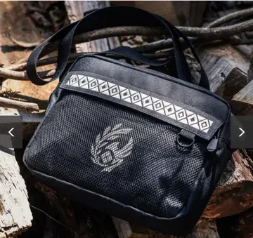 몬스터 헌터 와일즈 조사대 엠블럼 숄더백