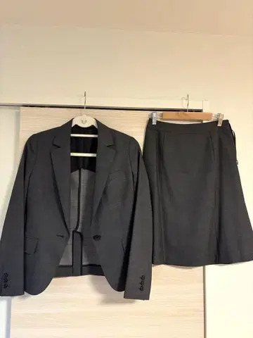 [ 새상품급 ] 더 수트 컴퍼니 씨 스커트 수트