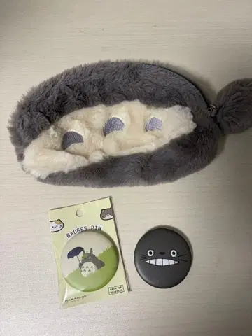 토토로 지퍼 파우치와 배지 세트
