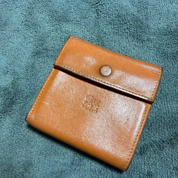 [ 새상품급 ] IL BISONTE 일비종떼 3단 폴더형 컴팩트 지갑