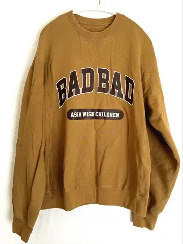 Awich BAD BAD 맨투맨 완판템