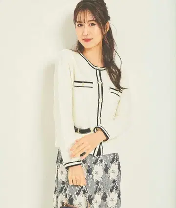 새상품 레쎄빠쎄 / 바이컬러 니트 자켓