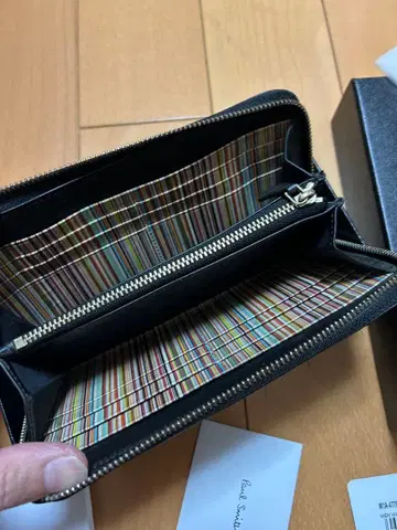 Paul Smith 폴스미스 장지갑 멀티 스트라이프 라운드 지퍼