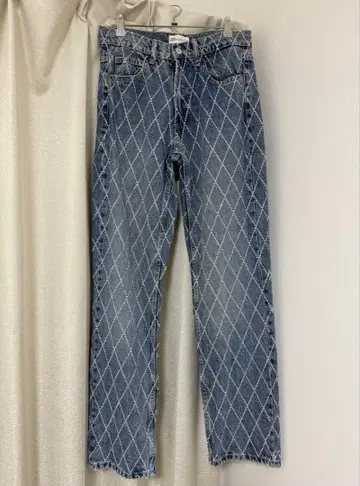ZARA 다이아몬드 패턴 데님 팬츠