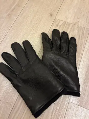 던힐 가죽 검은색 장갑 엠블럼 포함