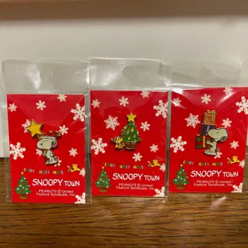 스누피 타운 크리스마스 핀 배지 3개