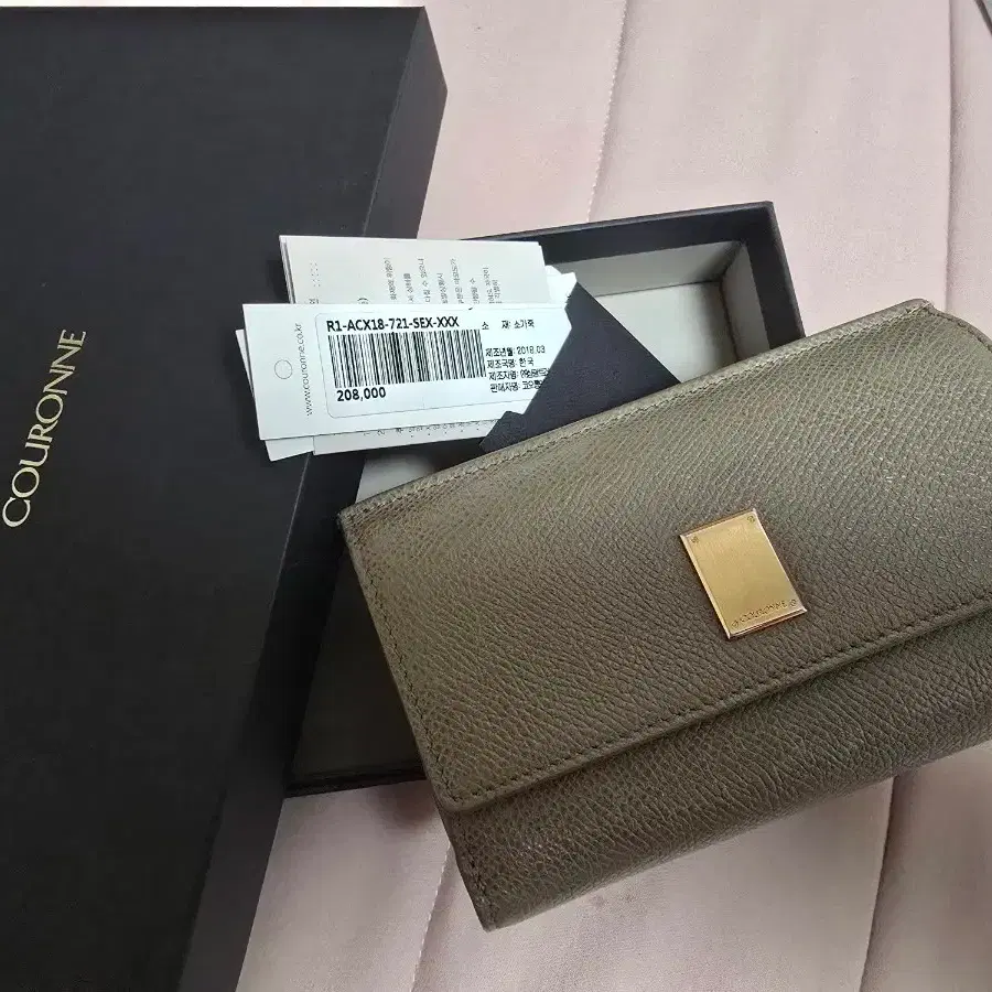 COURONNE | 쿠론 Couronne cowhide wallet on Bunjang Global Site.