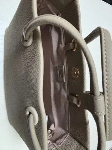 시마무라 & 신진 공방 콜라보, 소가죽 숄더백