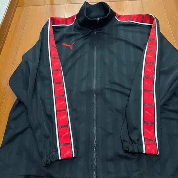 PUMA 블랙 x 레드 의류