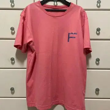 FEELCYCLE 핑크 F 로고 반팔 티셔츠