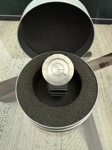 ISSEY MIYAKE TO 시계 새상품급