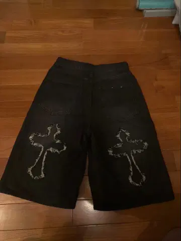 크로스 자수 블랙 숏팬츠 L 사이즈