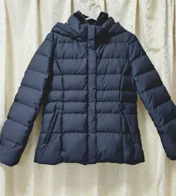 INDIVI 블랙 다운 자켓 40 후드 부착 다운 코트