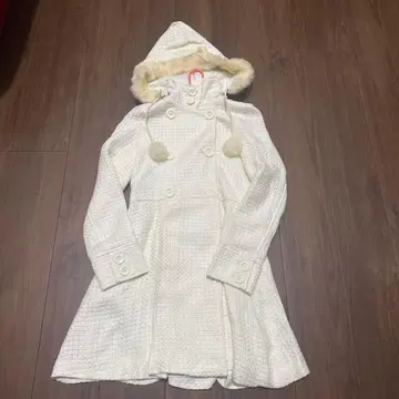 화이트 후드 부착 롱 코트