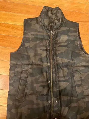 카모플라쥬 다운 베스트 M 사이즈 정도