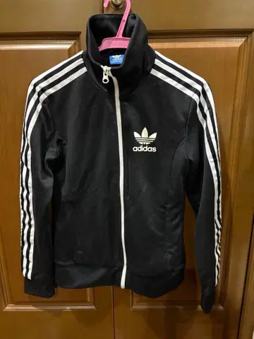 adidas 트랙 자켓 블랙 사이즈 M