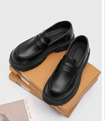 새상품 미사용 블랙 로퍼 합성 피혁 새상품급