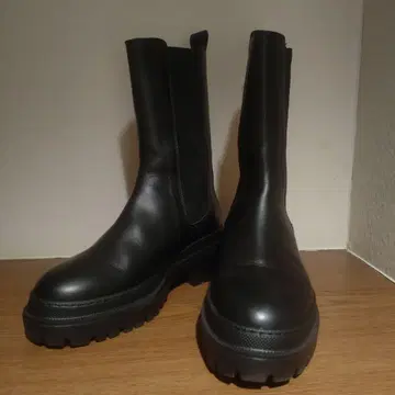 TOMORROWLAND 블랙 사이드 고어 부츠 통굽