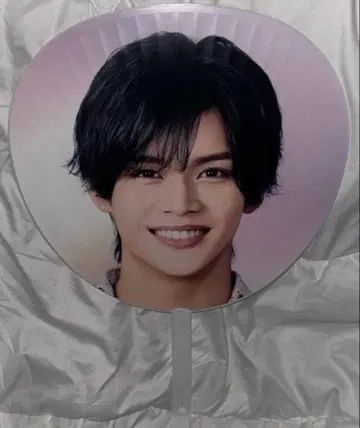 스다 린네 부채 Showbiz