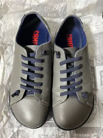 캠퍼 PEU CAMI 페우카미 그레이 40 사이즈 25.5cm