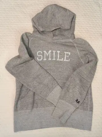 그레이 SMILE 프린트 후드티