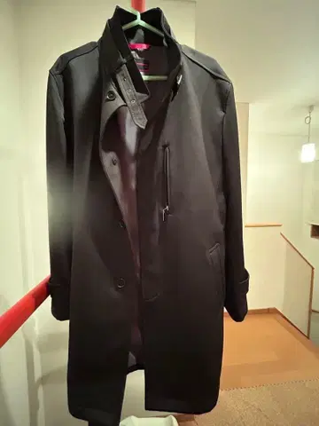 MAJORELLO 블랙 트렌치코트